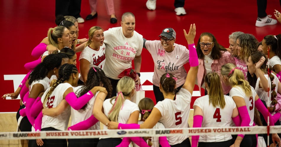 Huskers Win 10th Sweep in a Row