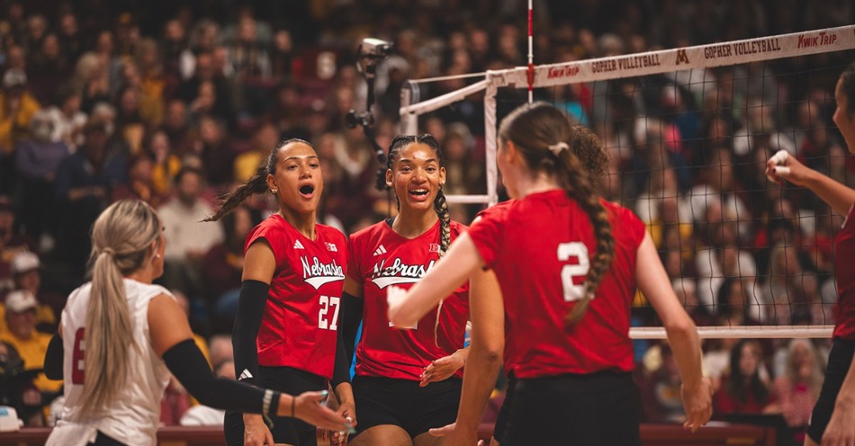 Huskers Extend Sweep Streak at No. 22 Minnesota