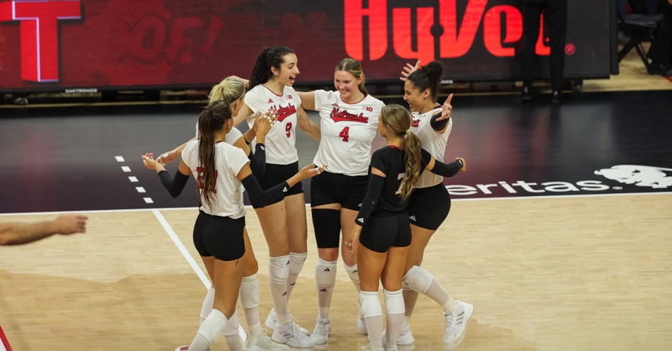 Huskers Finish Regular Season Unbeaten