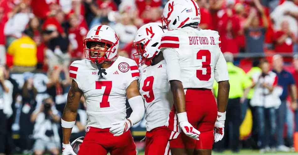 Huskers Open Season With 20-17 Victory