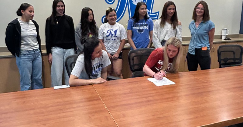 Two MCC Volleyball Players Moving on to D-2 Programs